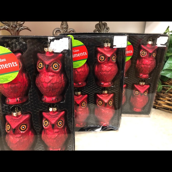 Red Owl Ornaments - Picture 2 of 3